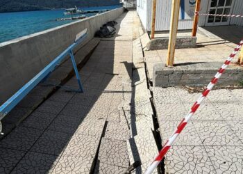 Καθίζηση πλακόστρωσης στον περιβάλλοντα χώρο του παλαιού Κέντρου Υγείας – Άμεση κινητοποίηση του Δήμου Ξηρομέρου