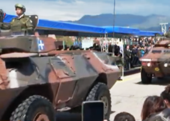 Μεσολόγγι – 200 χρόνια Έξοδος: Δείτε την εντυπωσιακή μεγάλη στρατιωτική παρέλαση (ΒΙΝΤΕΟ)