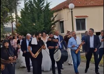 Γάμος με λύρες και νταούλια στο Μπαμπαλιό  Αιτωλοακαρνανίας