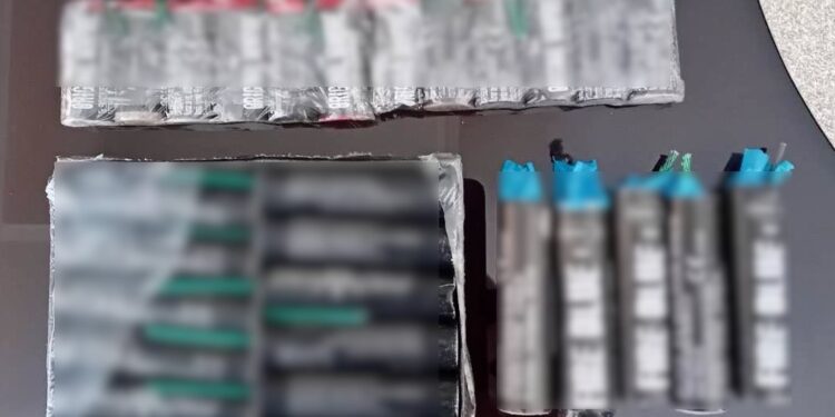 Μεσολόγγι: Χειροπέδες σε δύο για κροτίδες, φωτοβολίδες και ποσότητα εκρηκτικών (ΦΩΤΟ)