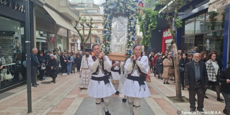 Συγκίνηση και κατάνυξη στο Αγρίνιο: Χιλιάδες πιστοί στη μεγάλη γιορτή της Ζωοδόχου Πηγής και στην λιτανεία της θαυματουργής Εικόνας