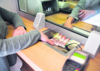 Απαλλάσονται από φόρο κληρονομιάς οι συνδικαιούχοι τραπεζικών λογαριασμών