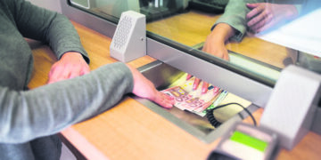 Απαλλάσονται από φόρο κληρονομιάς οι συνδικαιούχοι τραπεζικών λογαριασμών