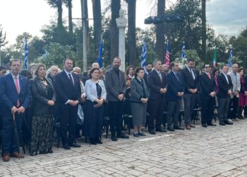 Μεσολόγγι: Ο Κήπος των Ηρώων αποδόθηκε στους πολίτες, παρουσία Μενδώνη – Το μήνυμα Φαρμάκη (ΦΩΤΟ)