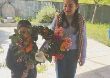 Καψοράχη Αγρινίου: Παιδιά είπαν Κάλαντα το Σάββατο του Λαζάρου