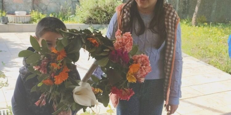 Καψοράχη Αγρινίου: Παιδιά είπαν Κάλαντα το Σάββατο του Λαζάρου