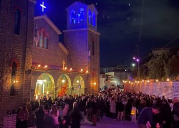 Σπολάιτα Αγρινίου: Οι δάδες φώτισαν την πορεία του Επιταφίου – Ένα έθιμο που συγκινεί και κρατά ζωντανή την παράδοση (ΦΩΤΟ – ΒΙΝΤΕΟ)