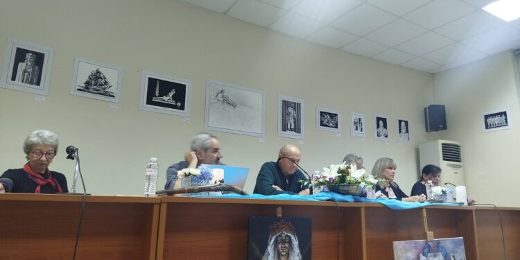 Μεσολόγγι: Μεγάλη συγκίνηση και πλήθος κόσμου στην παρουσίαση του βιβλίου «Προδομένο Μεσολόγγι»