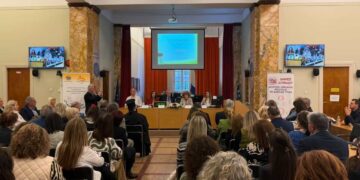 Αγρίνιο: Με μεγάλη συμμετοχή η ημερίδα για την εφηβεία, τη σχολική βία και την παραβατικότητα ανηλίκων (φωτο – βίντεο)