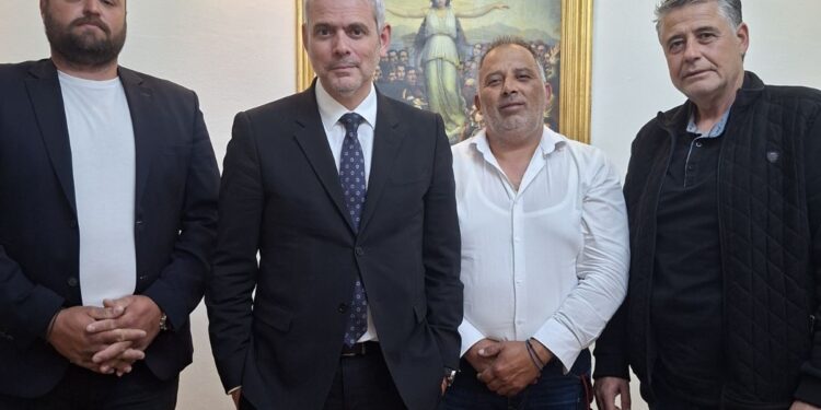 Συνάντηση αλιευτικού συλλόγου  ο “Αχελώος” με τον Κ. Καραγκούνη στον Αστακό – Στο επίκεντρο τα προβλήματα του κλάδου