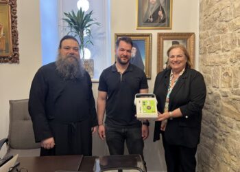 Παράδοση απινιδωτή στον Ναό Αγίου Σπυρίδωνος Μεσολογγίου