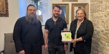 Παράδοση απινιδωτή στον Ναό Αγίου Σπυρίδωνος Μεσολογγίου