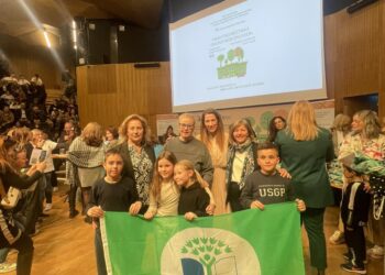 Τα «Οικολογικά Σχολεία» βραβεύουν το 4ο Δημοτικό Σχολείο Αγρινίου με την Πράσινη Σημαία