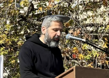 Παπακωνσταντίνου: «Δεν πρόκειται για εργατικό ατύχημα» – Στήριξη στις καθαρίστριες και δράσεις για την Πρωτομαγιά – ΗΧΗΤΙΚΟ