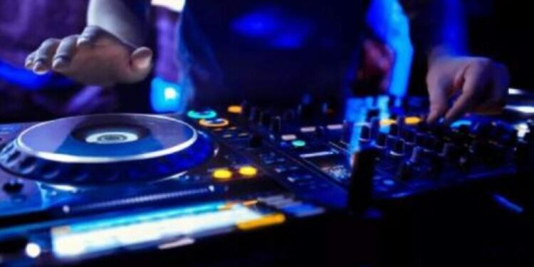 Αιτωλικό: Αναστάτωσε τη γειτονιά με δυνατή μουσική και συνελήφθη