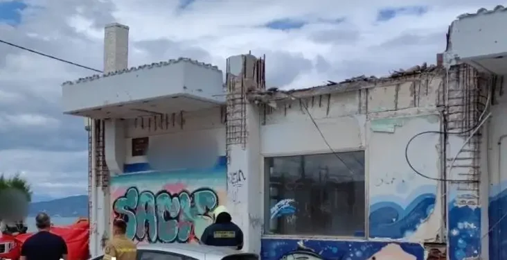 Μπαλκόνι καταπλάκωσε γυναίκα και την σκότωσε – Από θαύμα γλύτωσαν τα παιδιά της