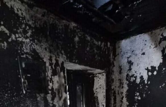 Πυρκαγιά σε κατοικία στους Αγίους Θεοδώρους Θέρμου – Άμεση επέμβαση της Πυροσβεστικής