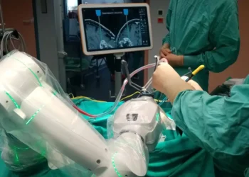 Αλεξανδρούπολη: Η πρώτη επέμβαση με ιατρικό ρομπότ σε ασθενή με όγκο εγκεφάλου στο Πανεπιστημιακό Νοσοκομείο