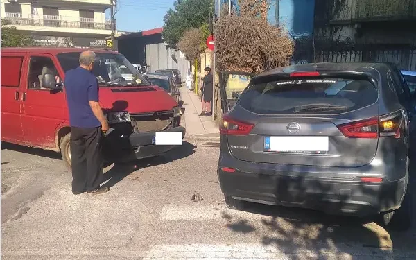 Τροχαίο με τραυματισμό στο κέντρο του Αγρινίου (ΦΩΤΟ)