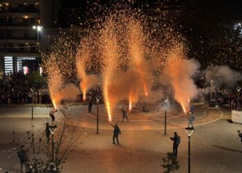 Αγρίνιο: Τα χαλκούνια εντυπωσίασαν για μία ακόμη χρονιά – Φαντασμαγορικό θέαμα! (ΦΩΤΟ -ΒΙΝΤΕΟ)