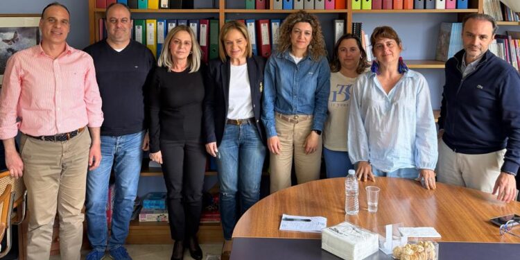 Μήνυμα στήριξης στα Κέντρα Πρόληψης από τη Χριστίνα Σταρακά κατά την επίσκεψή της στον «ΟΔΥΣΣΕΑ»