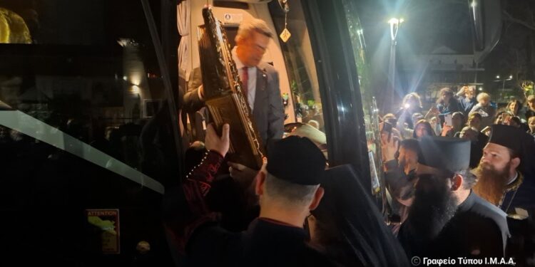 Σε συγκινησιακά φορτισμένη ατμόσφαιρα  αναχώρησε η Ιερά Εικόνα Παναγίας «Άξιον Εστί» από το Μεσολόγγι
