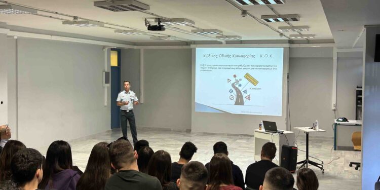 Ενημερωτικές και βιωματικές δράσεις της ΕΛ.ΑΣ για την οδική ασφάλεια σε μαθητές σχολείων της Ναυπακτίας