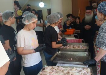 Μαθήματα ανθρωπιάς στα συσσίτια του Αγίου Δημητρίου από μαθητές του Αγρινίου – “Η αγάπη είναι το όπλο που αλλάζει τον κόσμο”»