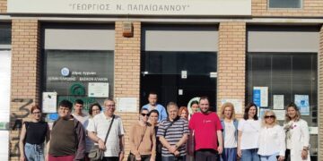 Με χαμόγελα και αγκαλιές η επίσκεψη των παιδιών της «Ηλιαχτίδας» στο Κοινωνικό Ιατρείο Αγρινίου