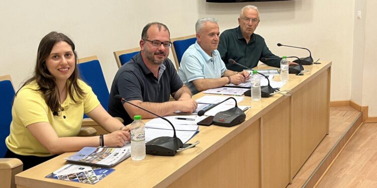 Συνάντηση εργασίας Δημάρχου Αμφιλοχίας με την Τριχωνίδα Α.Α.Ε. για το νέο πρόγραμμα LEADER