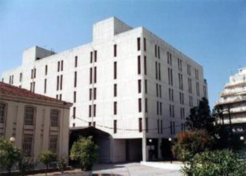 Δημοτικό Συμβούλιο Αγρινίου: επιπλέον 40.000 ευρώ στις μελέτες  του τσιμέντινου κτιρίου των  Καπναποθηκών Παπαστράτου