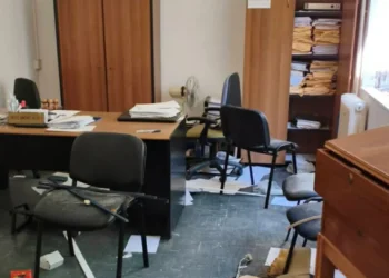 Βανδαλισμός-σοκ στα ΚΤΕΟ Αγρινίου – Άγνωστοι ξήλωσαν ακόμη και αλουμίνια από το κτήριο