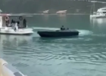 Φορτωμένο με 300 κιλά εκρηκτικά το θαλάσσιο drone στη Λευκάδα – Μεταφέρθηκε στο Πλατυγιάλι Αστακού (ΒΙΝΤΕΟ)