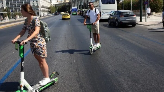 Τις επόμενες ημέρες στη Βουλή το νομοσχέδιο για τα ηλεκτρικά πατίνια – Τι προβλέπει