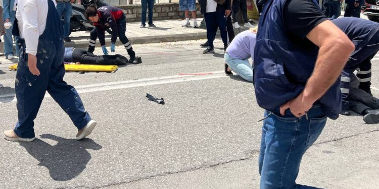 Αιτωλοακαρνανία: Δύο τραυματίες μετά από σύγκρουση δικύκλου με πεζό