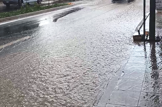 Μπουρίνι στο Αγρίνιο και πλημμύρες με το… καλημέρα στο νέο κόμβο στο “Πλατανάκι” – Τι καταγγέλλουν επαγγελματίες της περιοχής (ΒΙΝΤΕΟ)