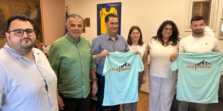 Στον Δήμαρχο Αγρινίου η οργανωτική επιτροπή του 3ου Panetoliko Mountain Trail Run