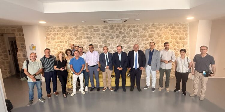  Η Περιφέρεια Δυτικής Ελλάδας και ο ΕΛΓΟ-ΔΗΜΗΤΡΑ υπέγραψαν Προγραμματική Σύμβαση για την ψηφιακή αναβάθμιση της δακοκτονίας 