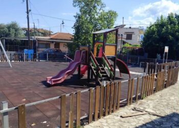Βανδαλισμοί σε παιδική χαρά και γηπεδάκι στο Παναιτώλιο