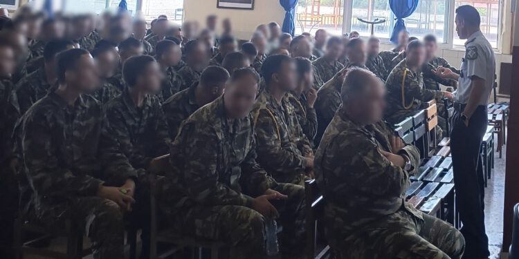 Ενημερωτικές ομιλίες της Αστυνομίας στο Κέντρο Εκπαίδευσης Νεοσυλλέκτων Μεσολογγίου (ΦΩΤΟ)