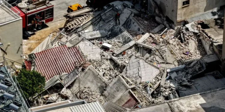 Κατάρρευση πολυκατοικίας στα Πετράλωνα – Οι 5 προσαγωγές μετατράπηκαν σε συλλήψεις