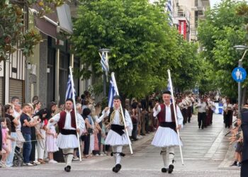 Με λαμπρότητα η παρέλαση για την επέτειο της Απελευθέρωσης του Αγρινίου-Δείτε ζωντανά