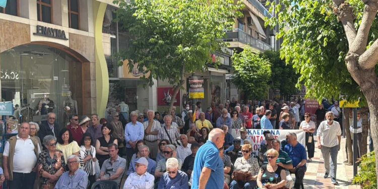 Στους δρόμους οι συνταξιούχοι του ΟΑΕΕ – Διεκδικούν αξιοπρεπείς συντάξεις και καλύτερη Υγεία
