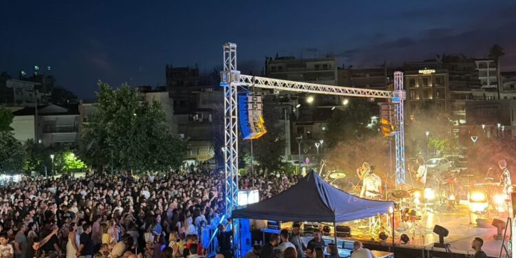 «Βούλιαξε» το Αγρίνιο για τα 100 χρόνια του Παναιτωλικού –  Χιλιάδες κόσμου αποθέωσαν Μαραβέγια και Μουζουράκη (ΒΙΝΤΕΟ)