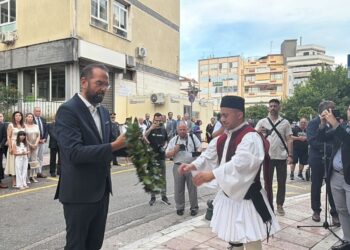Αγρίνιο: Κατάθεση στεφάνων και επιμνημόσυνη δέηση για την 205η επέτειο Απελευθέρωσης της πόλης (ΦΩΤΟ – ΒΙΝΤΕΟ)