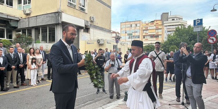 Αγρίνιο: Κατάθεση στεφάνων και επιμνημόσυνη δέηση για την 205η επέτειο Απελευθέρωσης της πόλης (ΦΩΤΟ – ΒΙΝΤΕΟ)