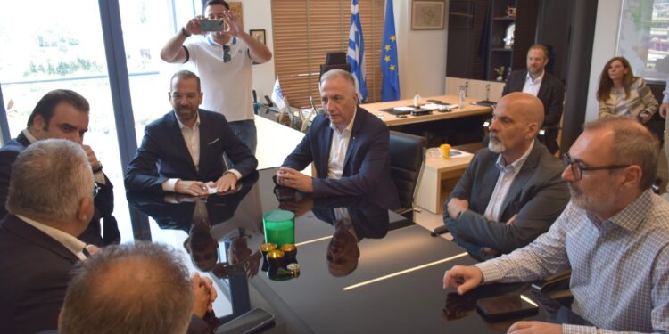 Νεκτάριος Φαρμάκης: Στο επίκεντρο οι ανάγκες της Δυτικής Ελλάδας στη συνάντηση με τον Κυριάκο Πιερρακάκη και τους Υφυπουργούς