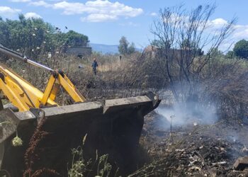 Πυρκαγιά εκδηλώθηκε σε αγροτική περιοχή όπισθεν του ΔΑΚ Αγρινίου.