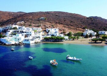 Σίφνος: Αναζητά γιατρούς και δίνει δωρεάν κατοικία και πλήρες πακέτο επιδομάτων