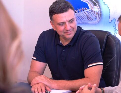 Β. Κικίλιας από Αιτωλοακαρνανία: «Επενδύοντας σε λιμάνια, ναυτιλία και τοπικές οικονομίες, δίνουμε όραμα στη νέα γενιά» – Νέες δεσμεύσεις για το Πλατυγιάλι